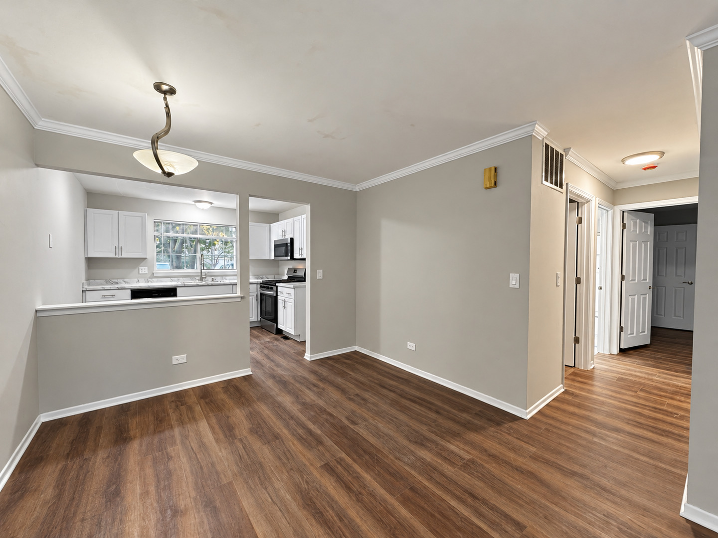 2127 Southwind Circle Property Photo 8