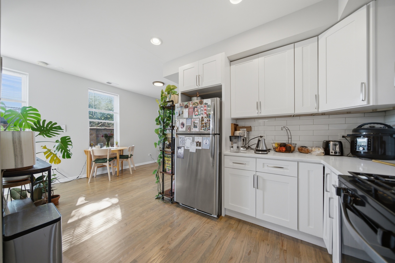 1852 W Wabansia Avenue Property Photo 2