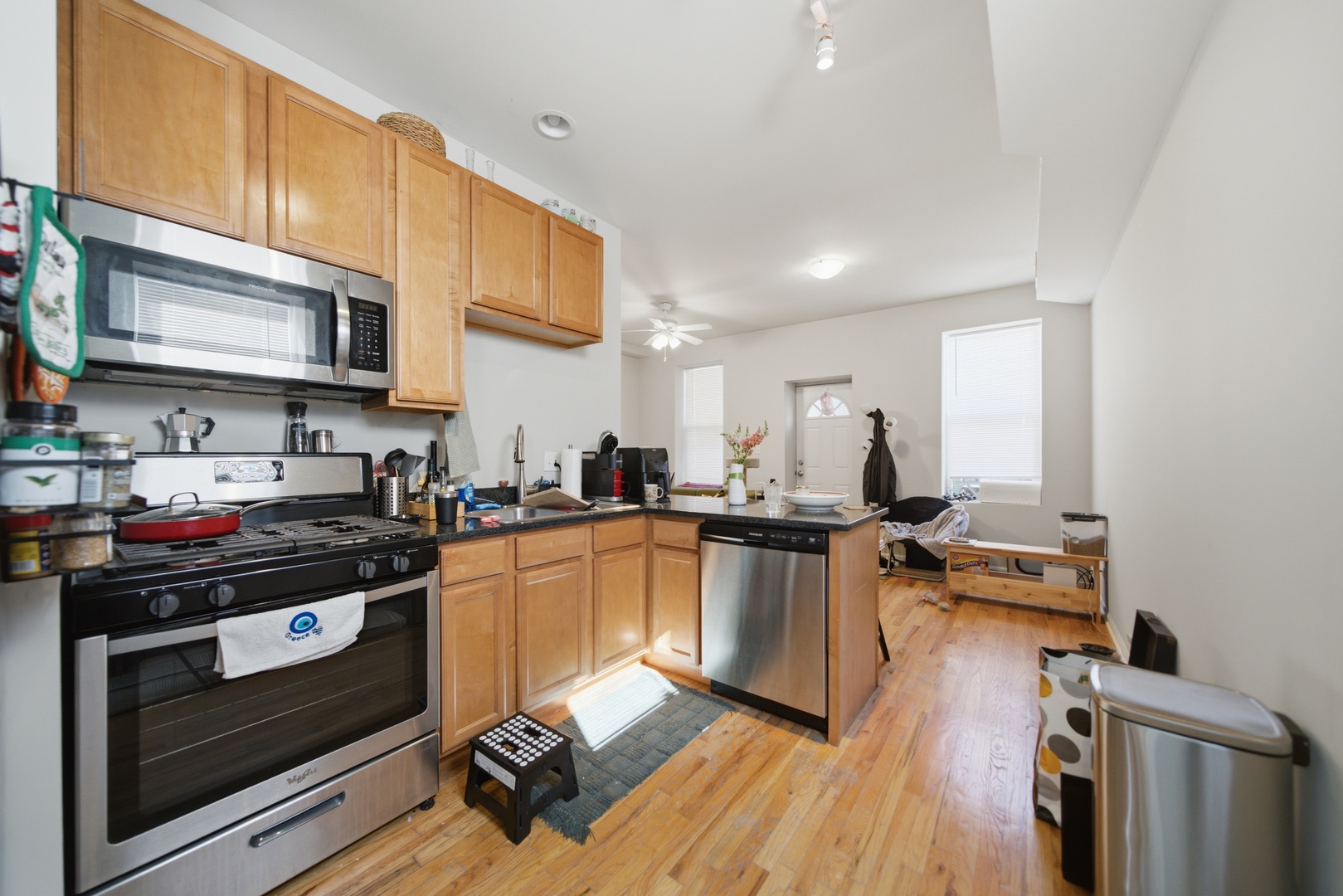 1852 W Wabansia Avenue Property Photo 3
