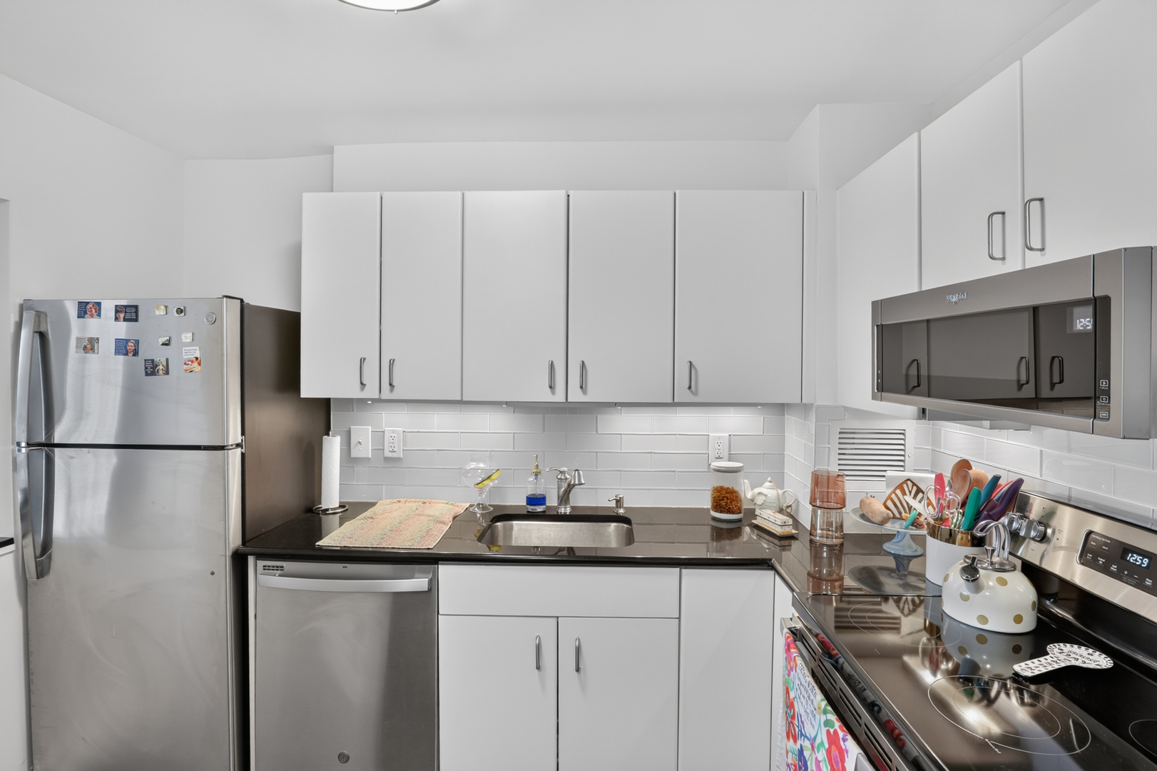 401 E Ontario Street 2203 Property Photo 12