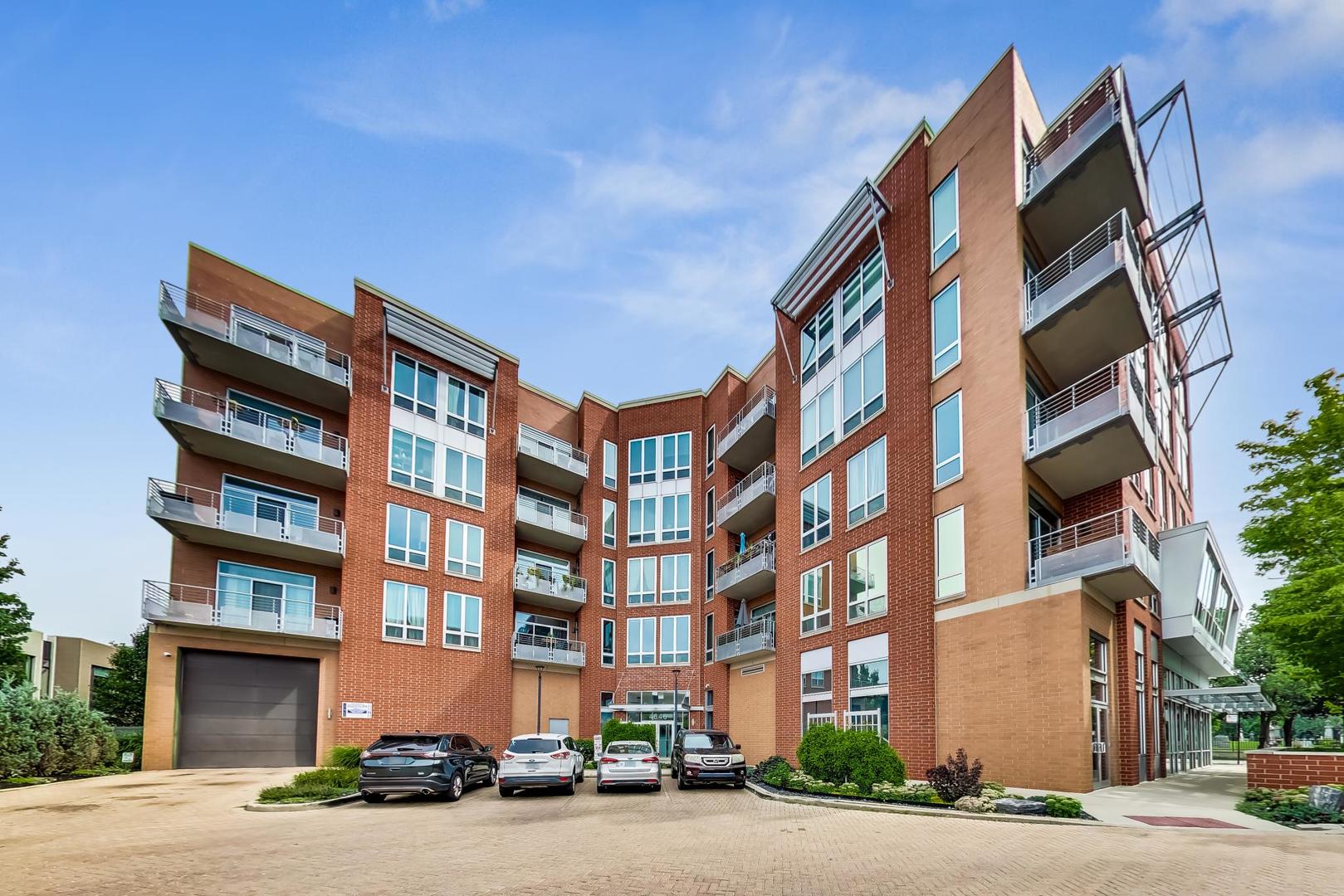 4846 N Clark Street 208 Property Photo 2