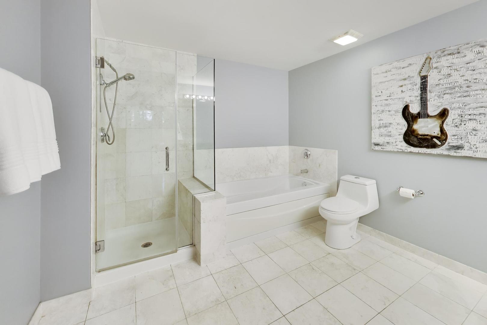 4846 N Clark Street 208 Property Photo 27