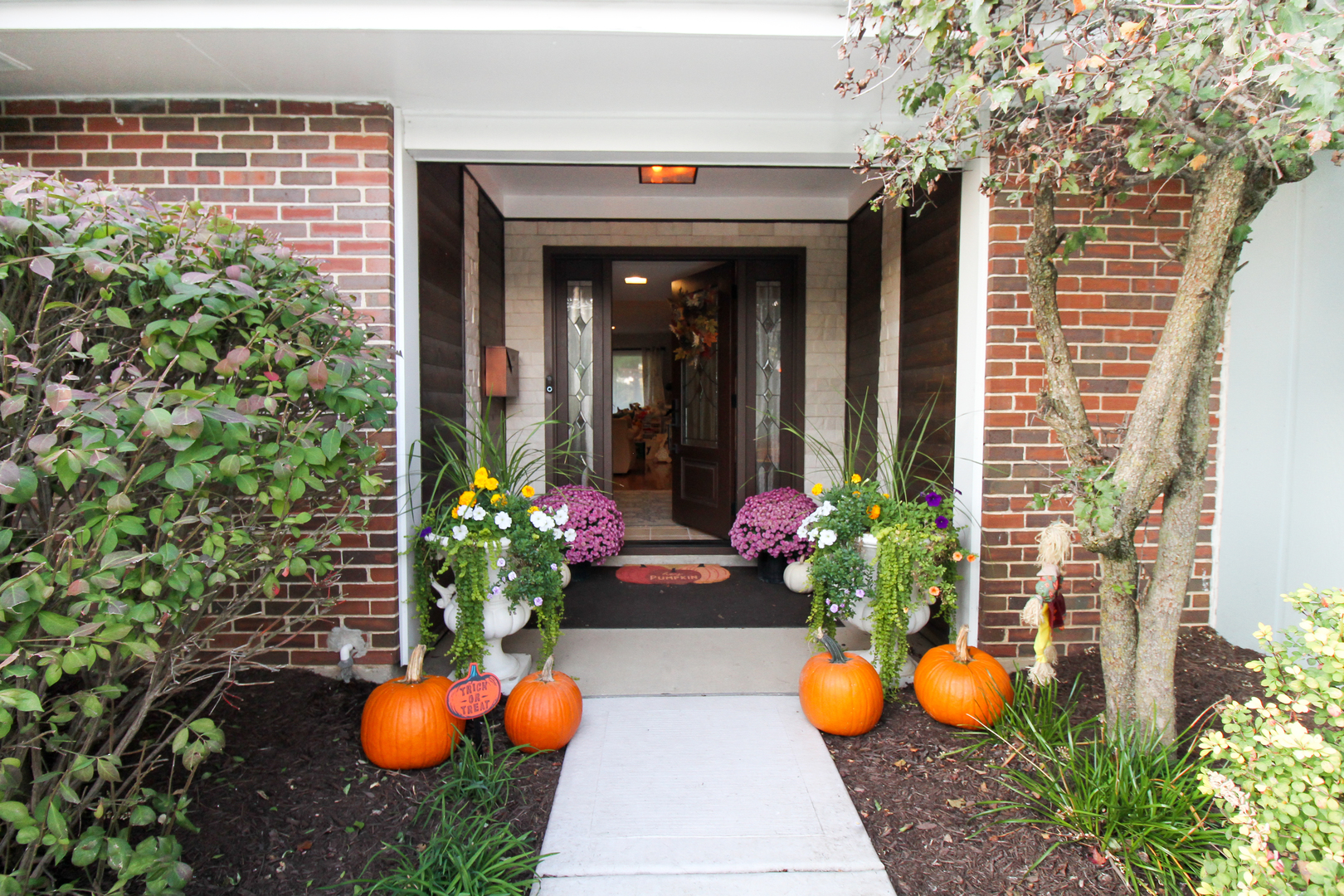 1470 Edgefield Lane Property Photo 2