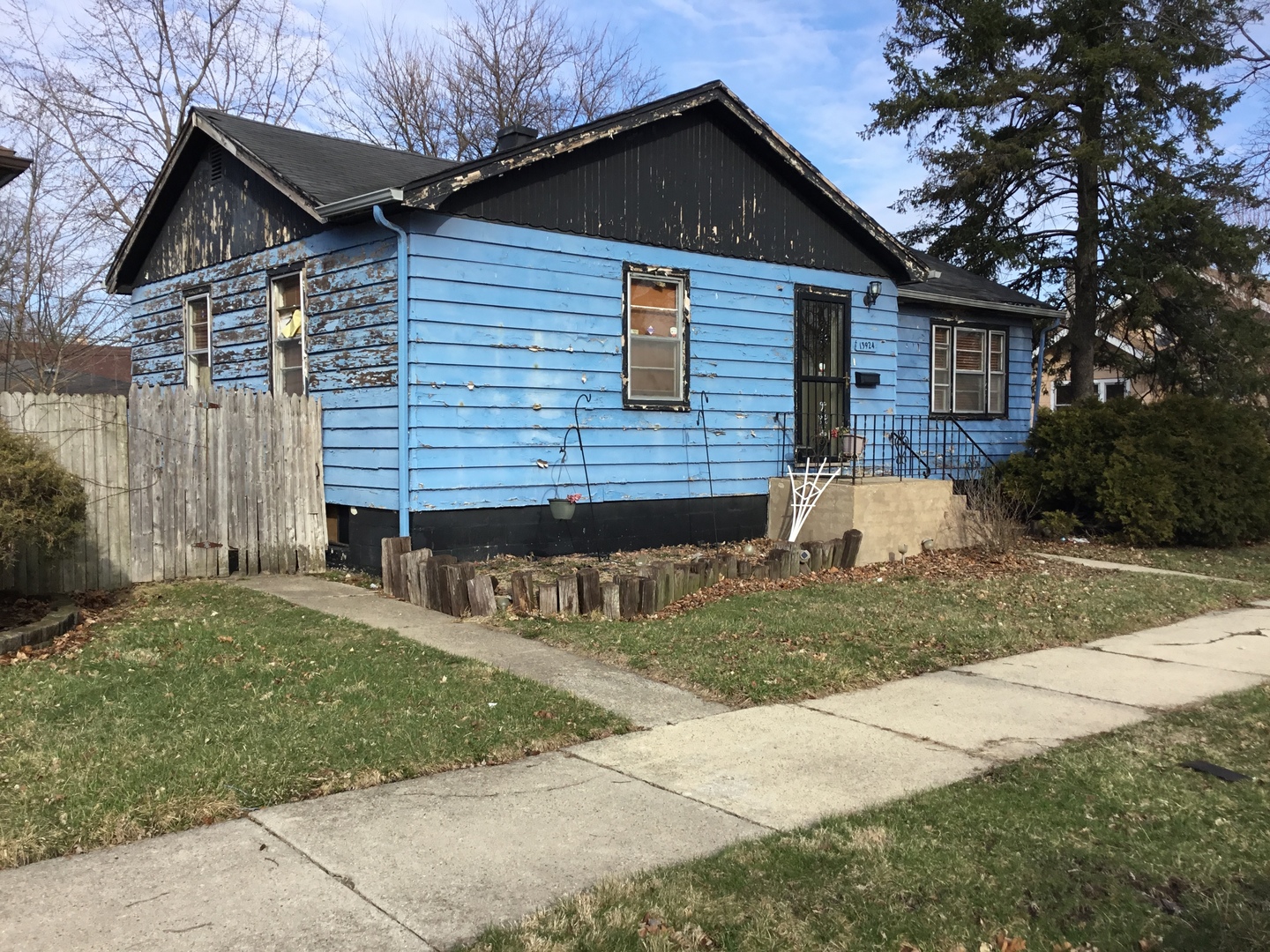 13924 S Michigan Avenue Property Photo 1