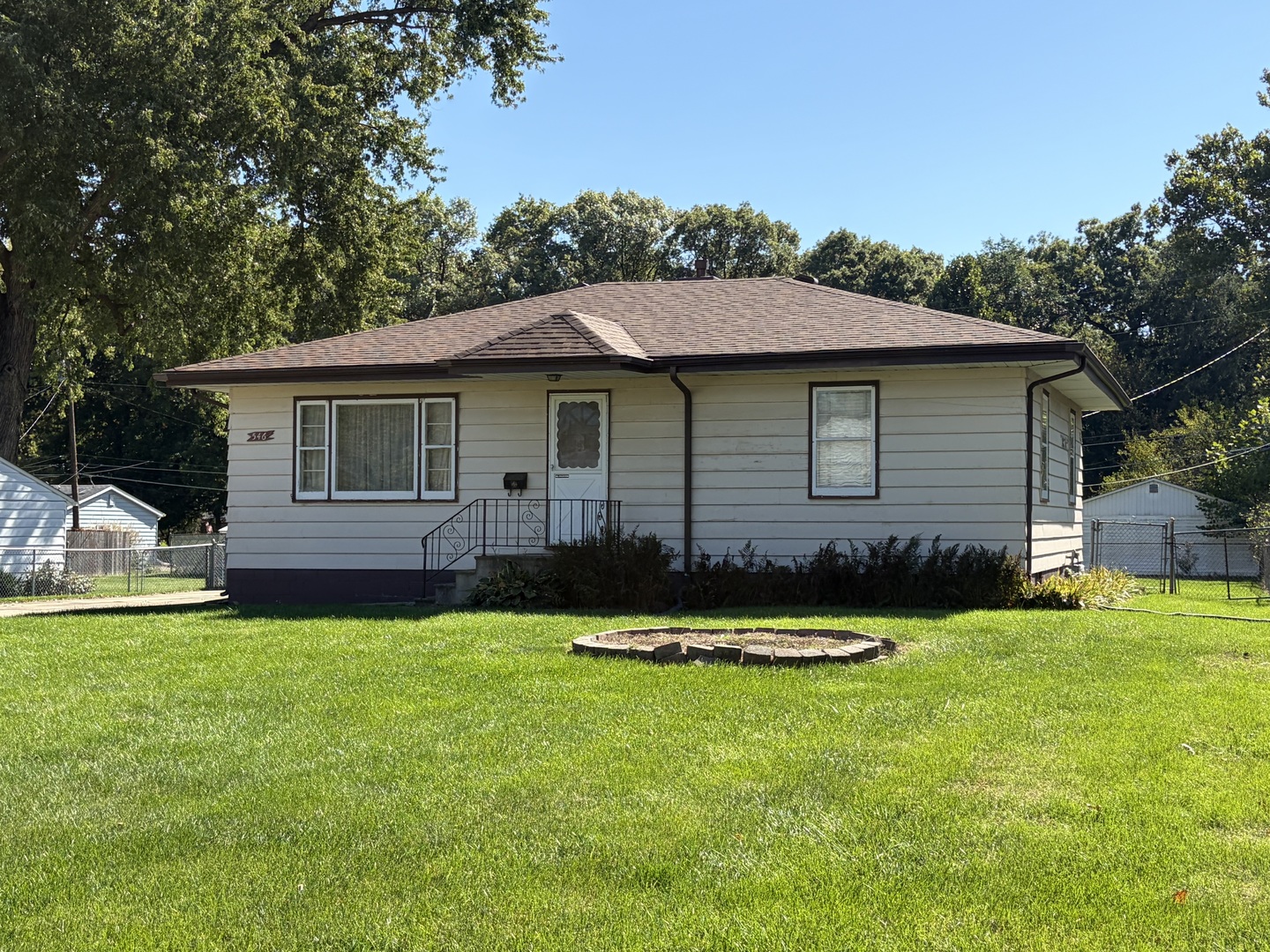 546 Oaklawn Avenue Property Photo 1