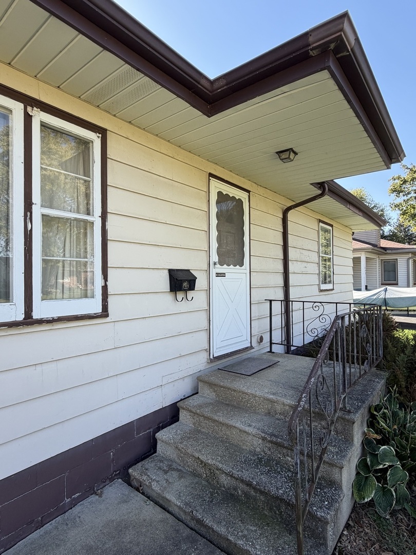 546 Oaklawn Avenue Property Photo 8
