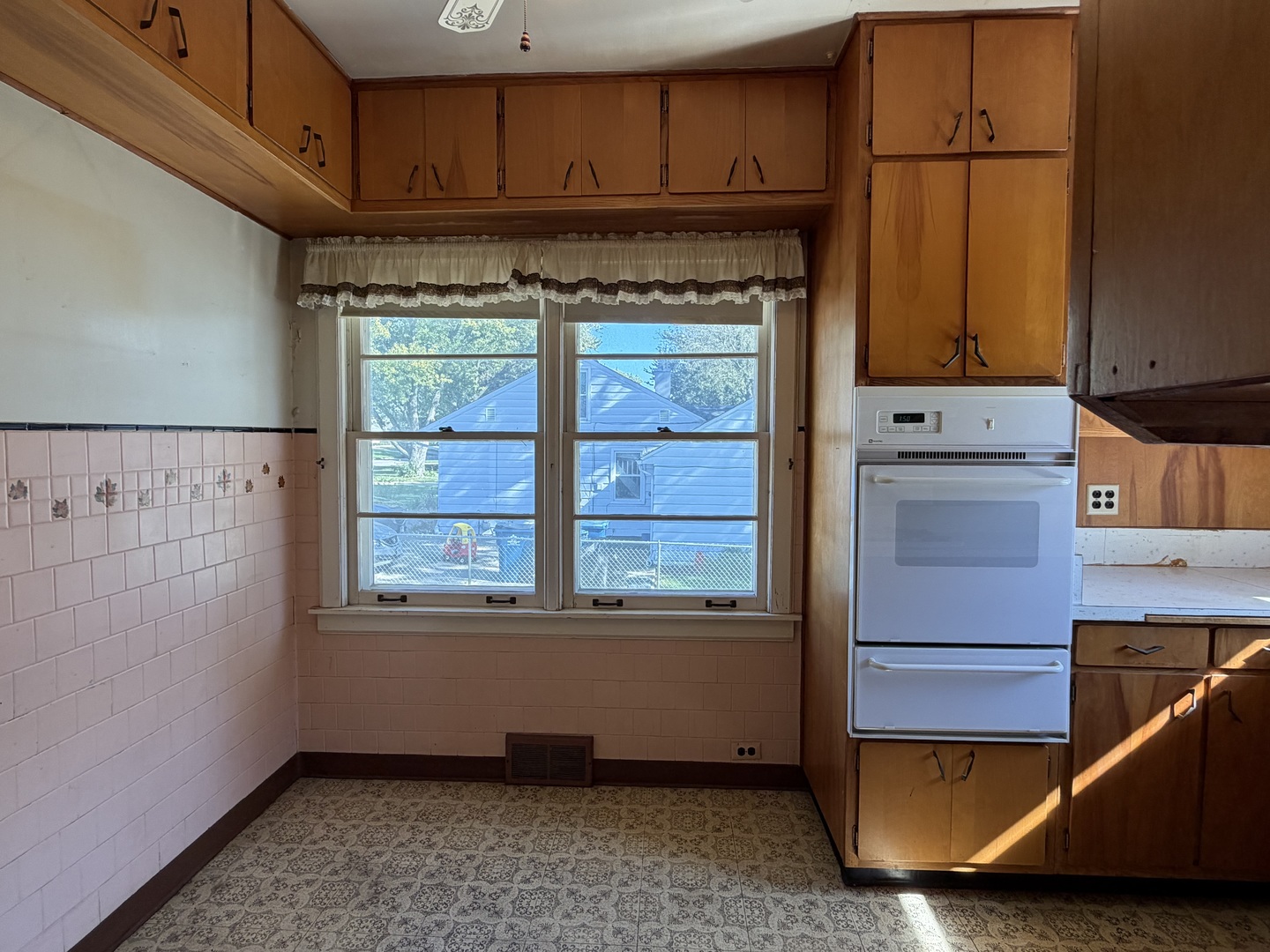 546 Oaklawn Avenue Property Photo 11