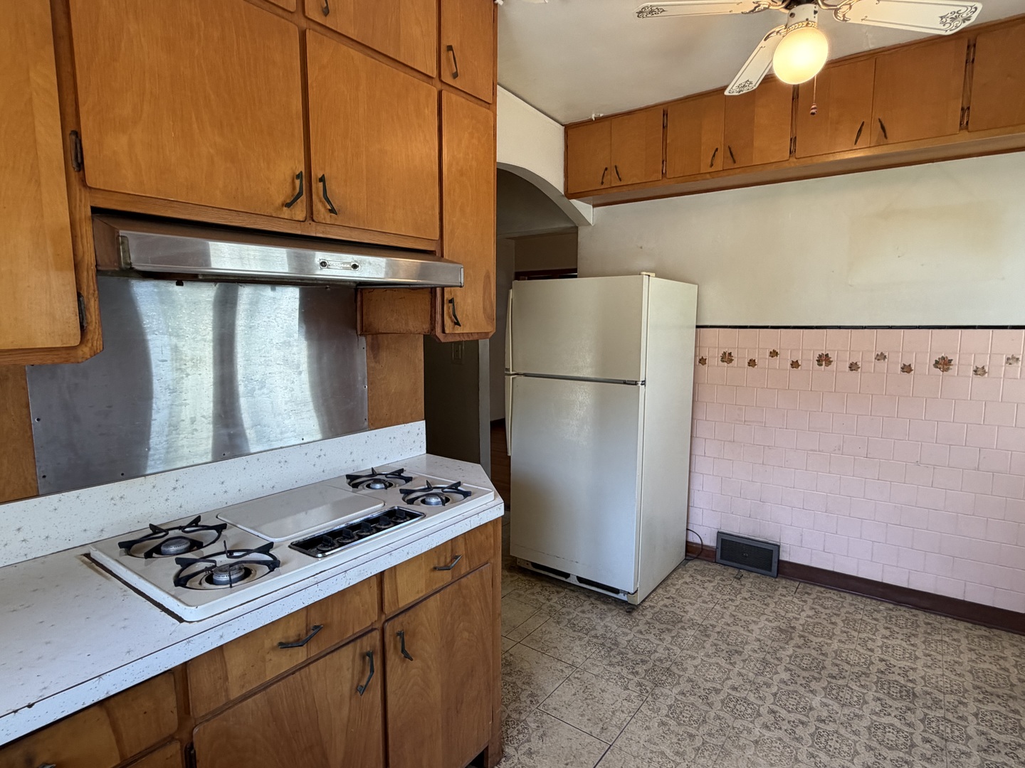 546 Oaklawn Avenue Property Photo 13