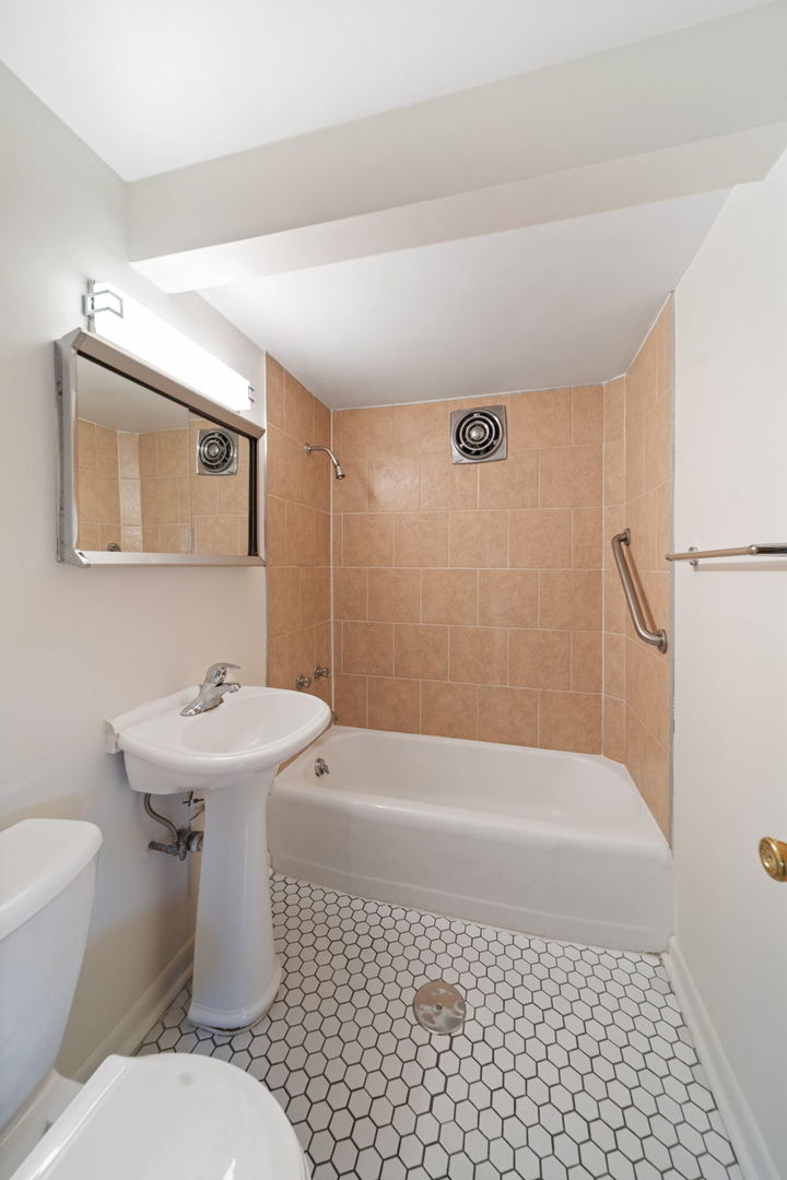 4762 N Lotus Avenue Property Photo 21