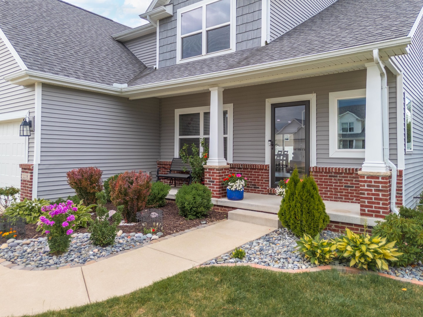 1116 Staghorne Way Property Photo 4