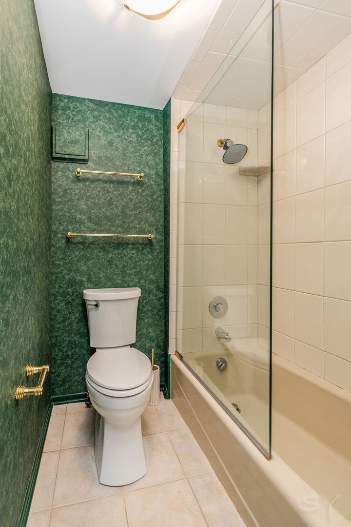 2143 N Sedgwick Street Property Photo 35