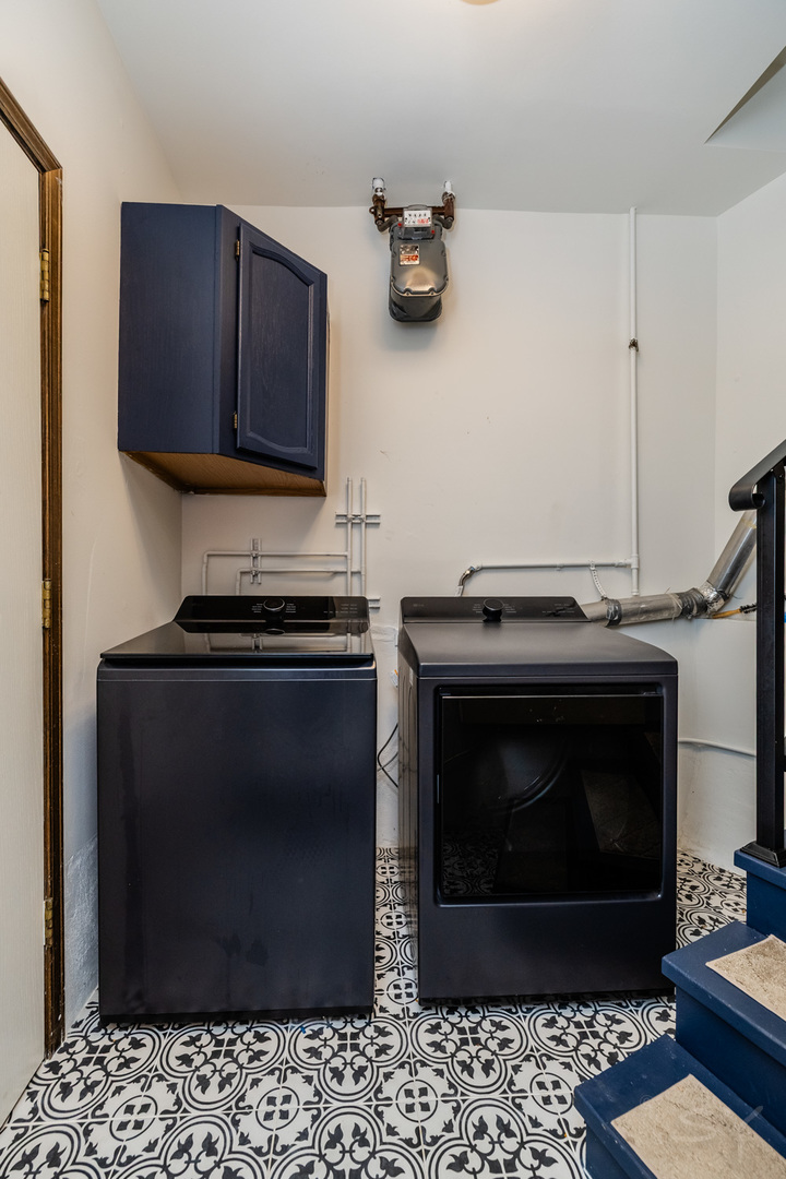 2143 N Sedgwick Street Property Photo 48