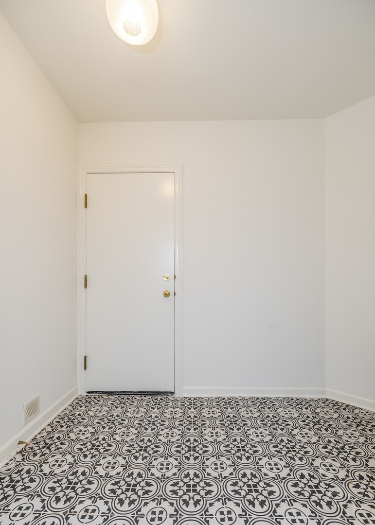 2143 N Sedgwick Street Property Photo 50