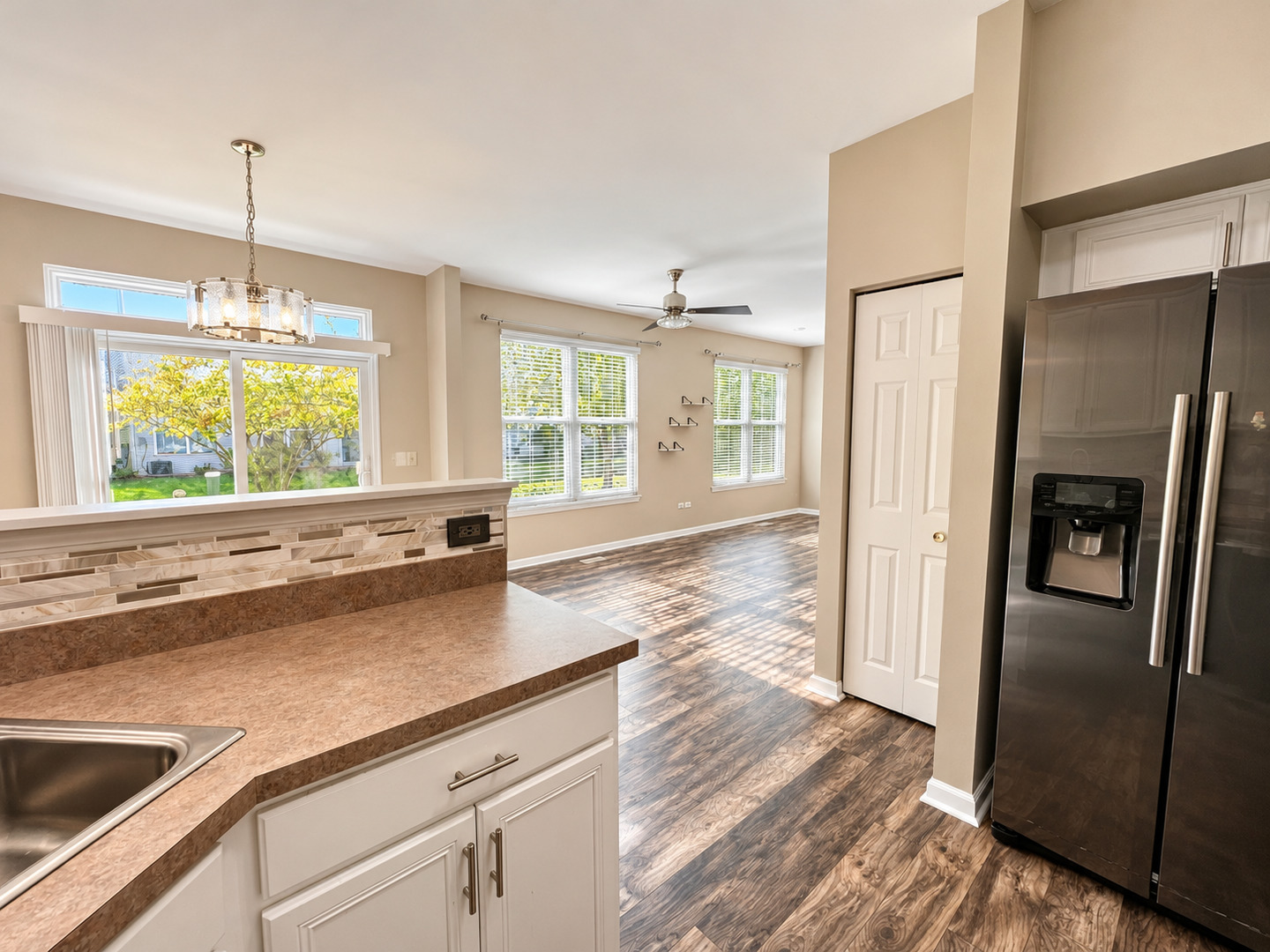 2100 Sunrise Circle Property Photo 8