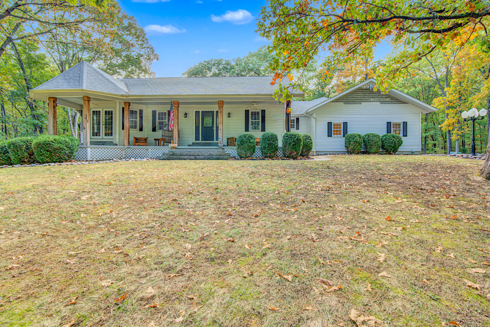 16555 N Mccauley Lane Property Photo 1