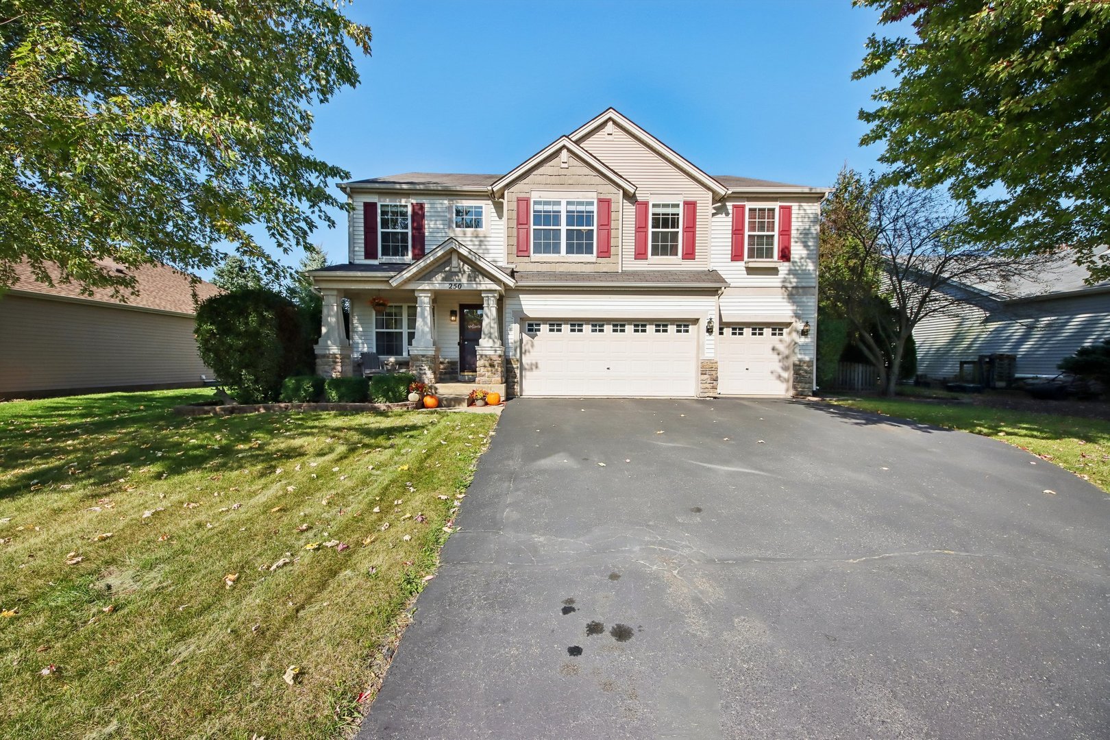 250 Sparrow Drive Property Photo 1