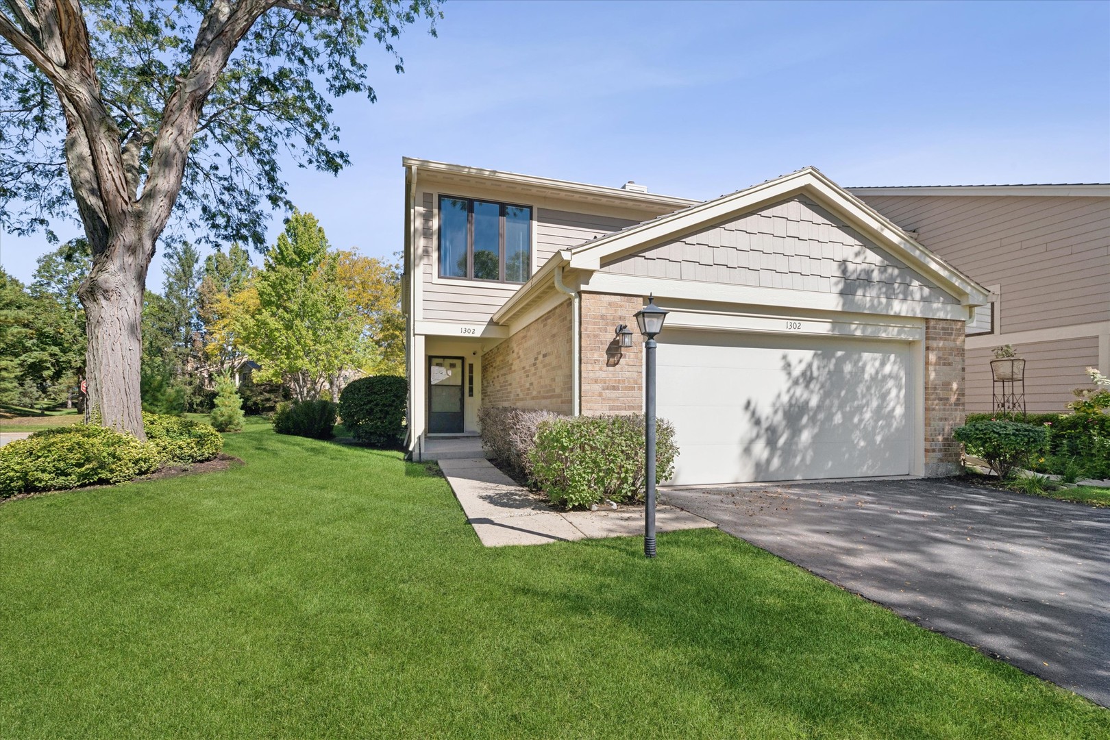 1302 Pimlico Parkway - Property Photo 1