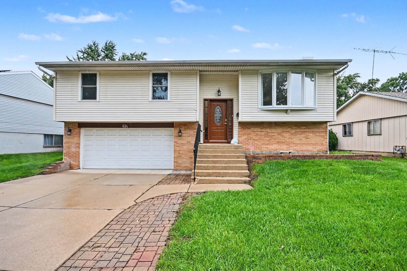 614 Oriole Drive Property Photo 1