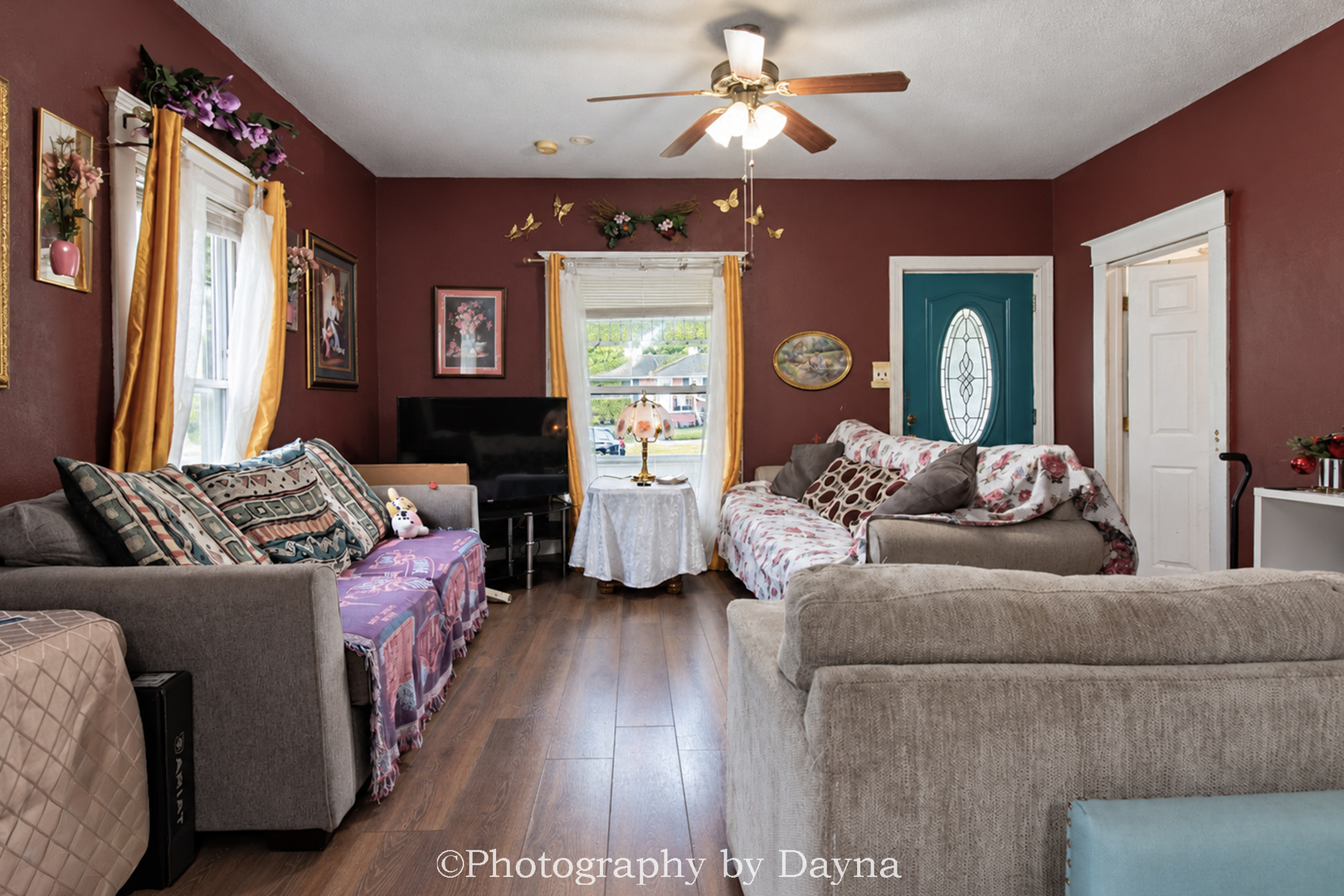 852 S 4th Avenue Property Photo 4