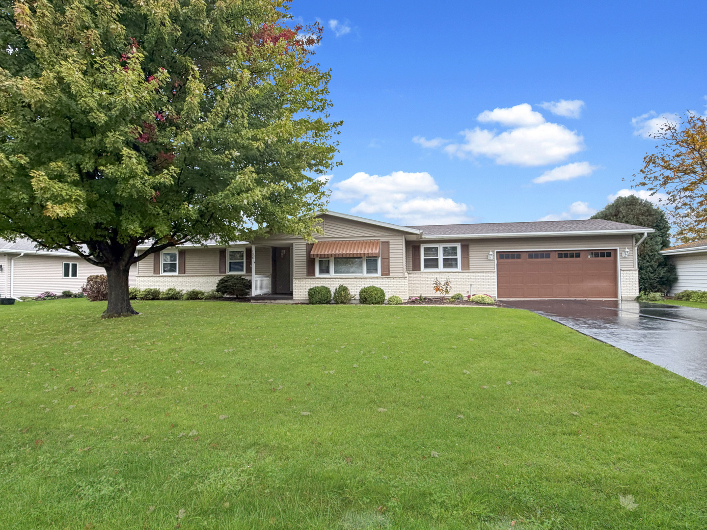 108 W Meadows Court Property Photo 1