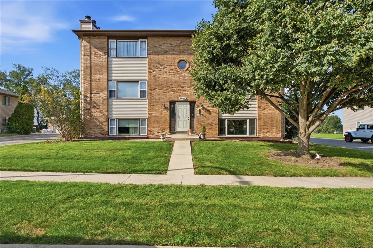1056 Manchester Court F Property Photo 1