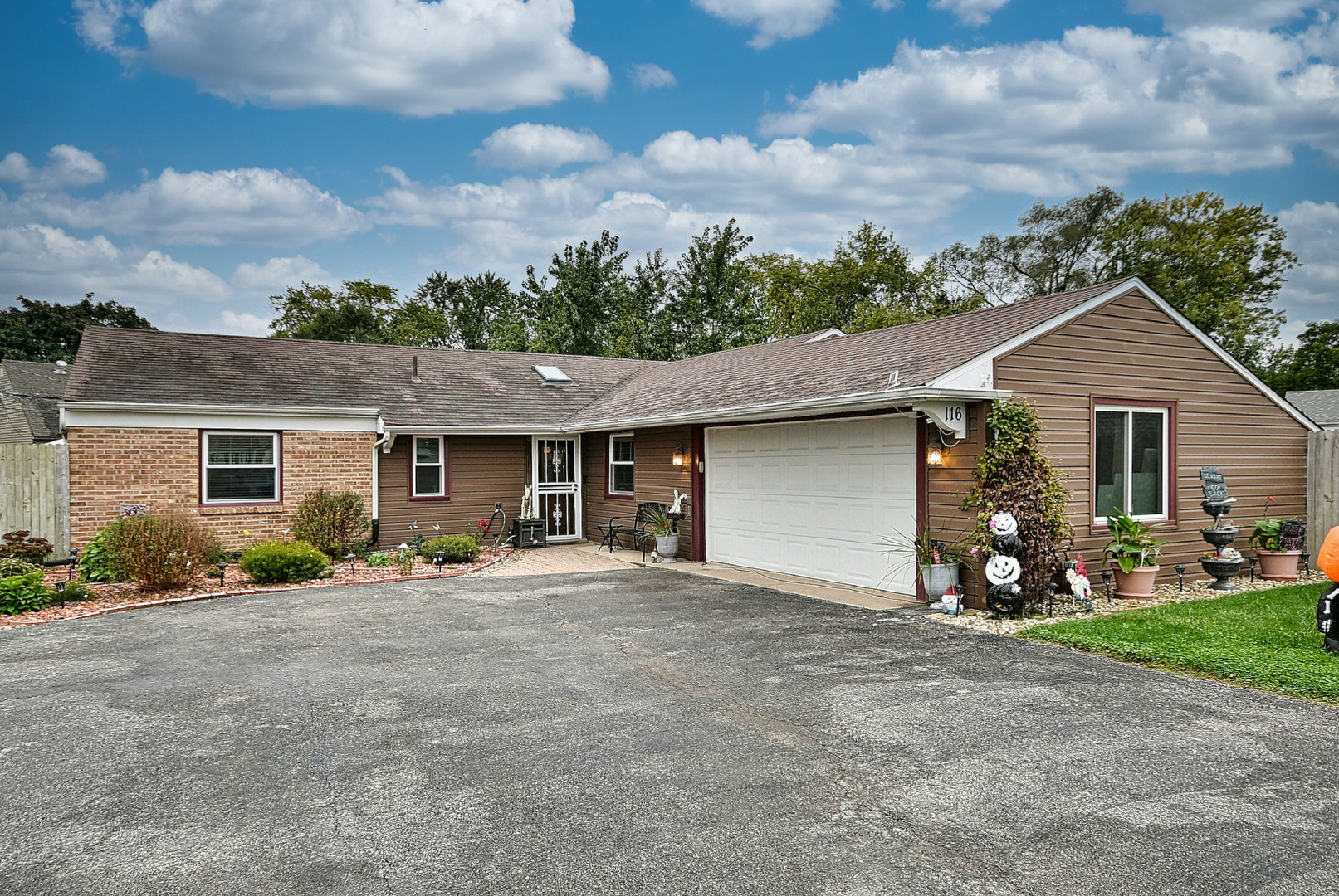 116 Stoneham Court Property Photo 1
