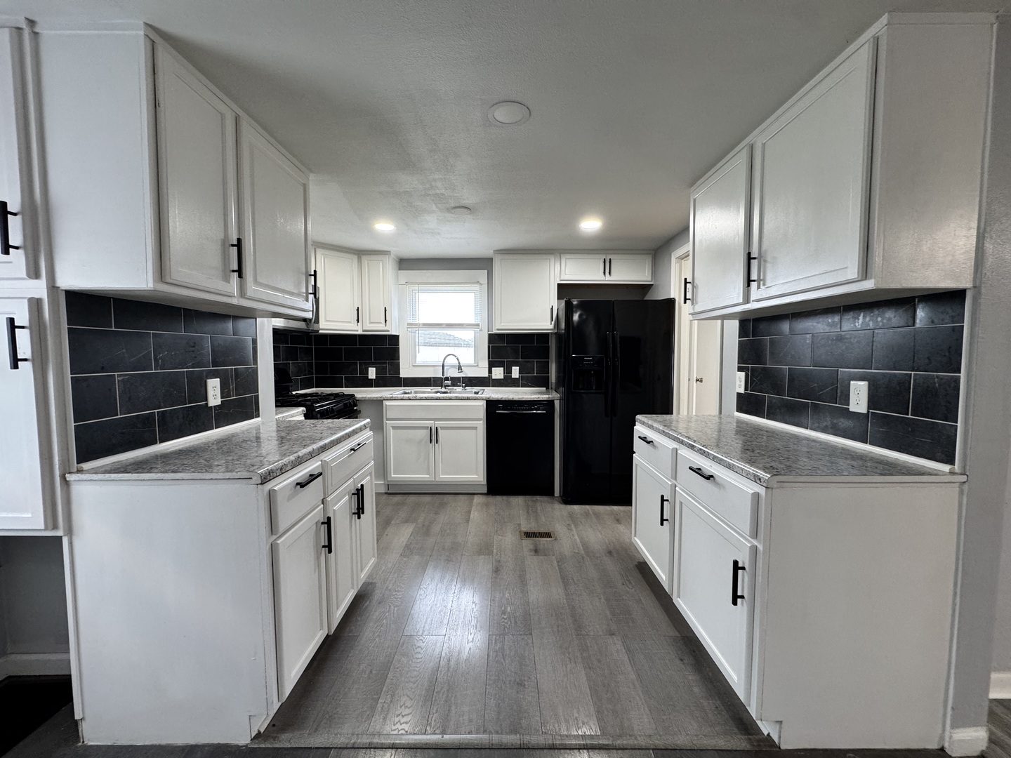 106 Redwood Manor Property Photo 11