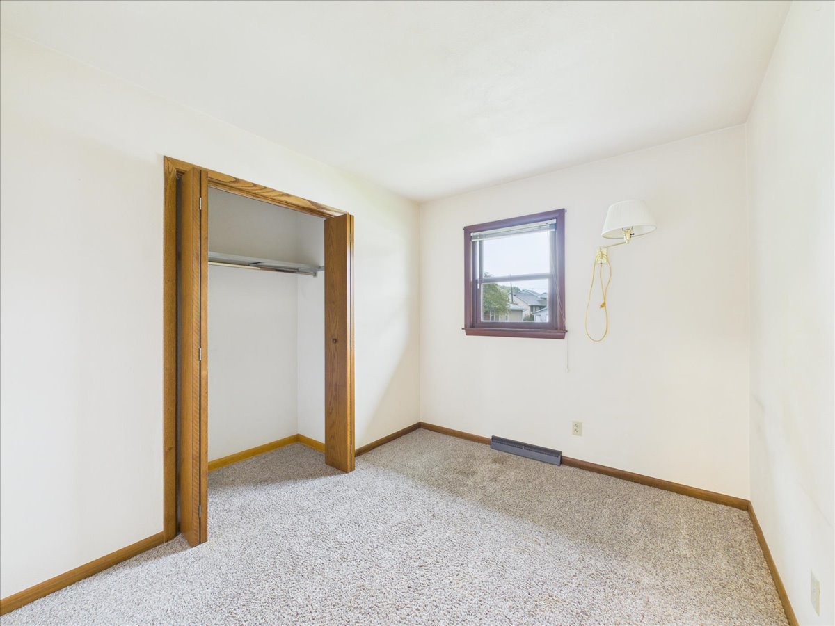 415 E 8th Street Property Photo 14