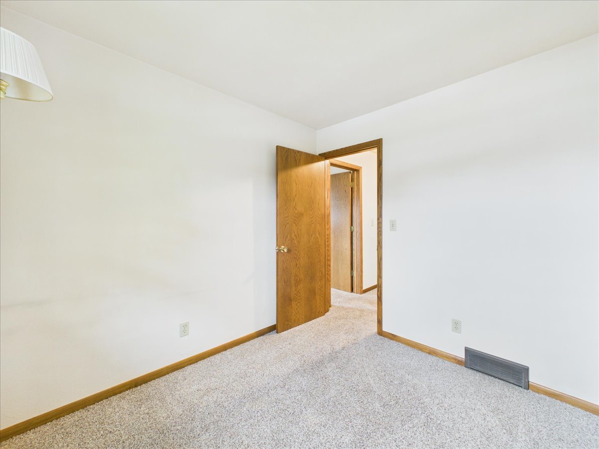 415 E 8th Street Property Photo 15