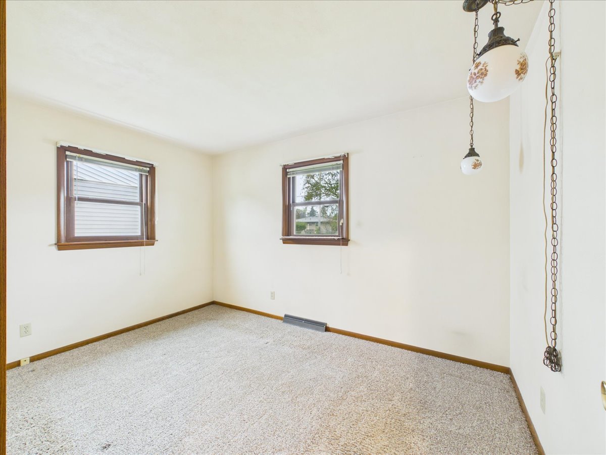 415 E 8th Street Property Photo 17