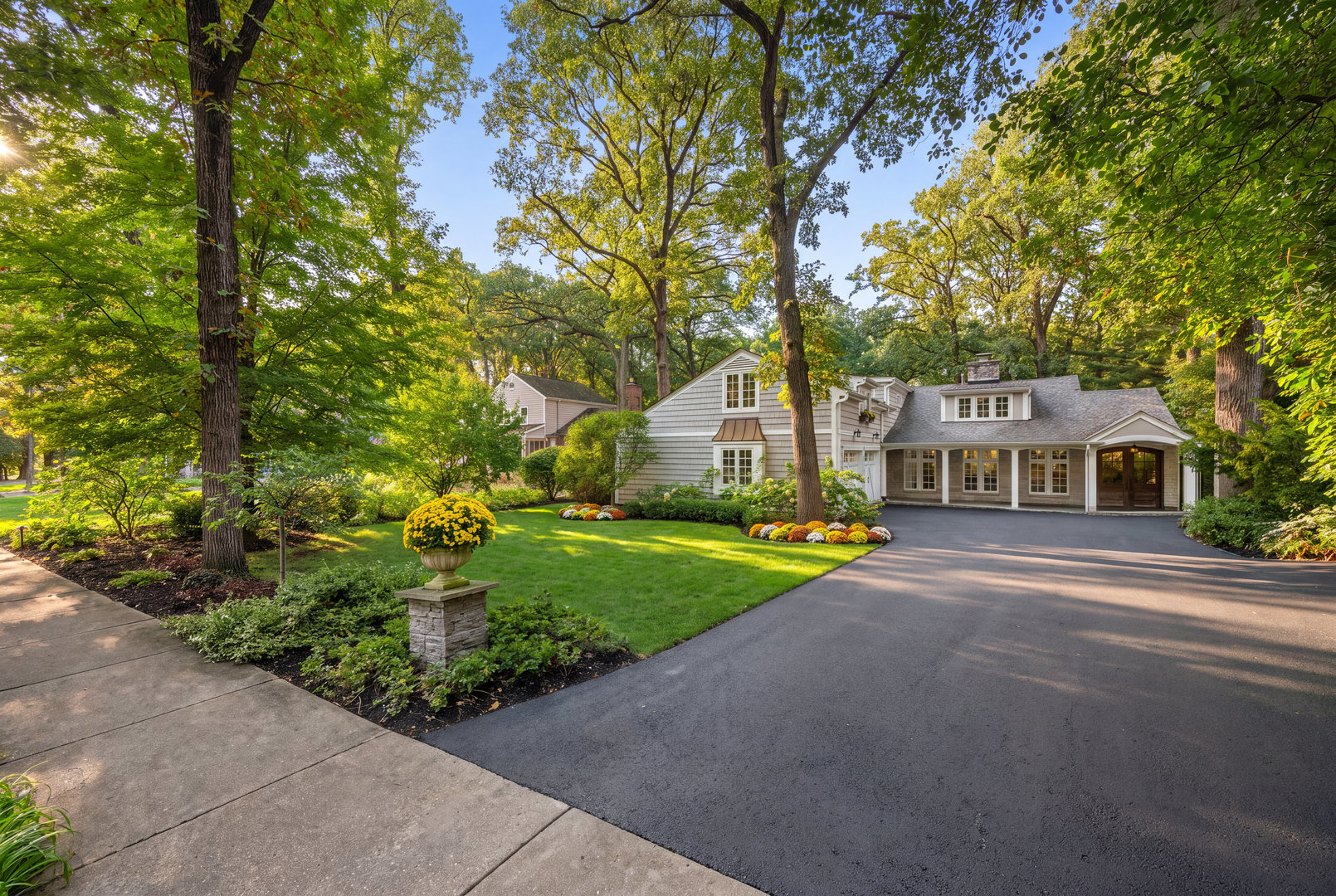 1040 S Green Bay Road Property Photo 4