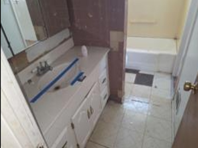 16908 Glen Oaks Drive Property Photo 11