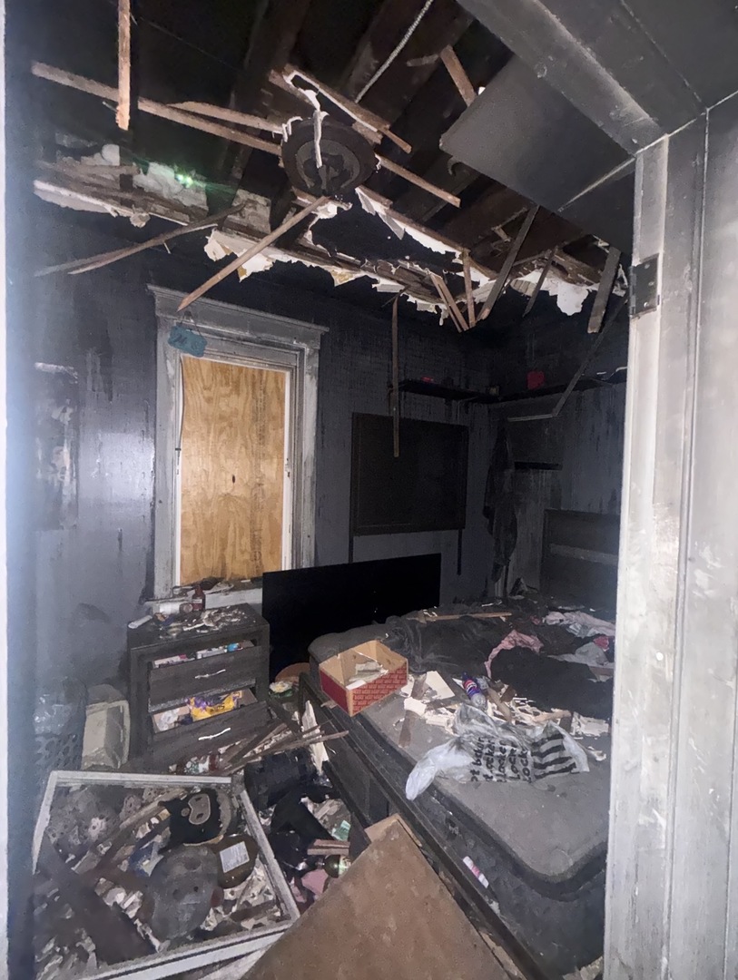 1942 S Hamlin Avenue Property Photo 14
