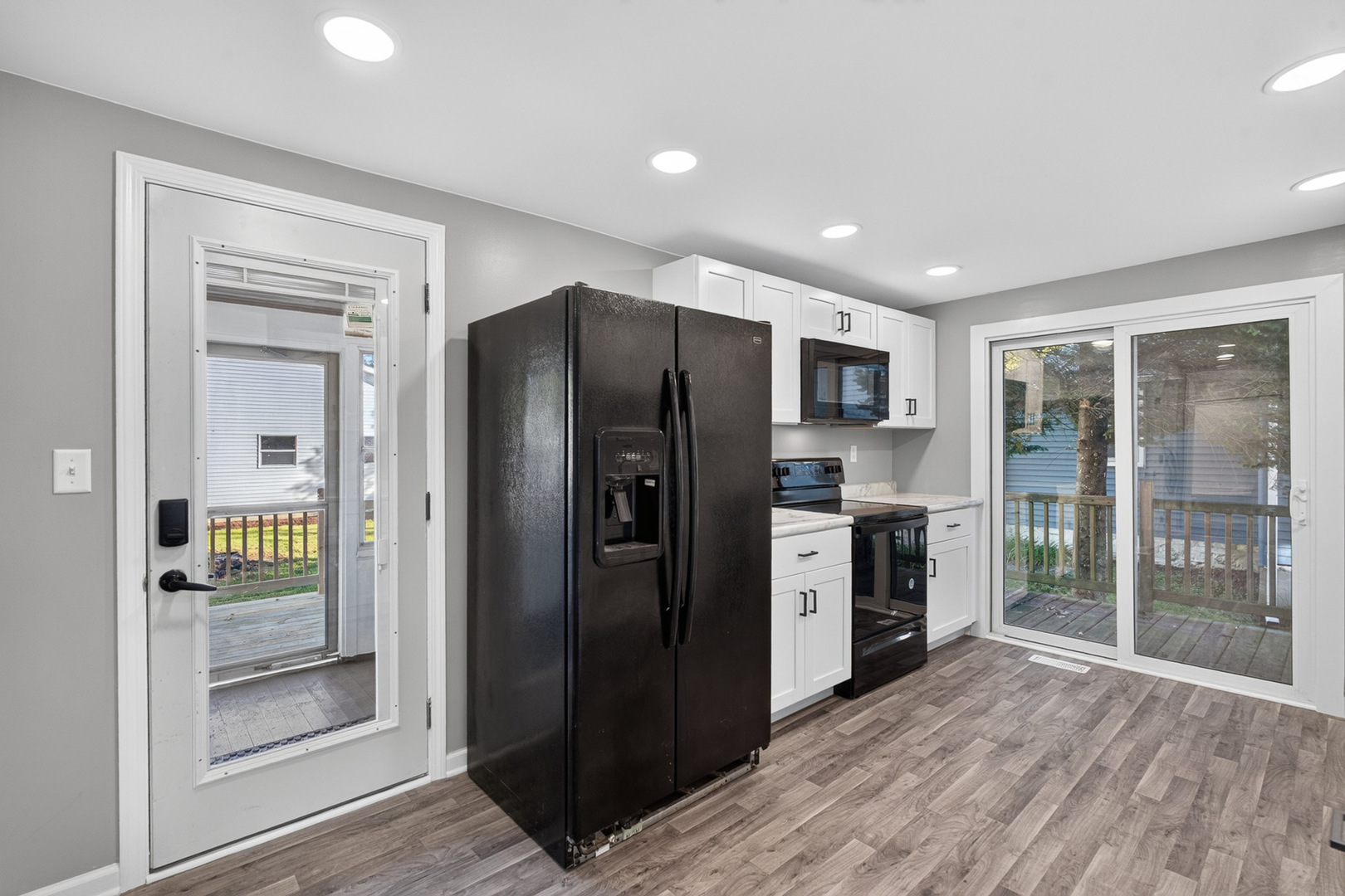 1103 State Street Property Photo 5