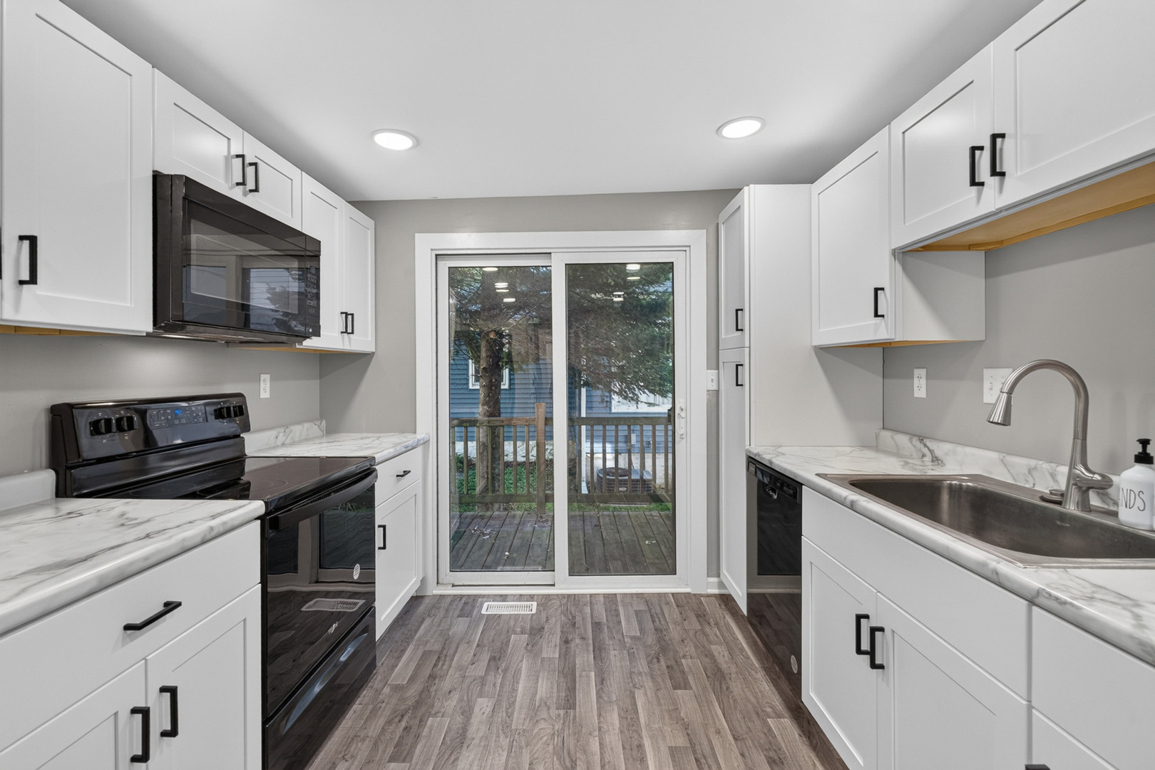 1103 State Street Property Photo 6