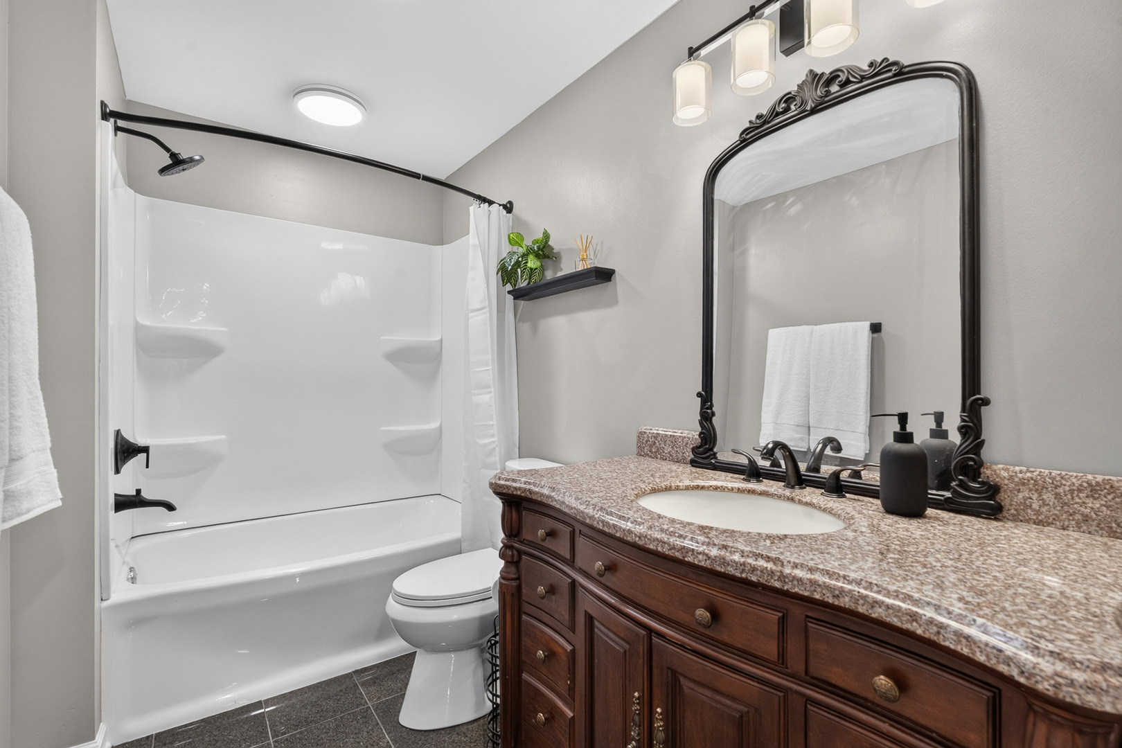 1103 State Street Property Photo 12