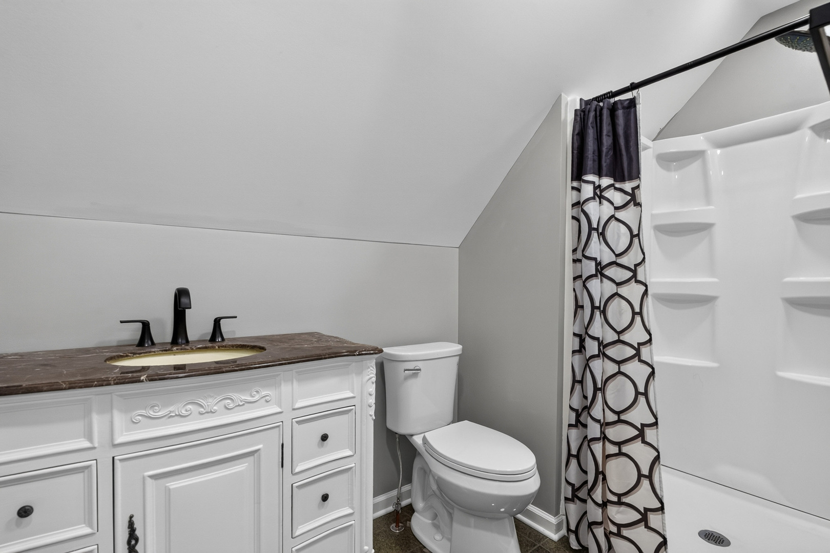 1103 State Street Property Photo 15