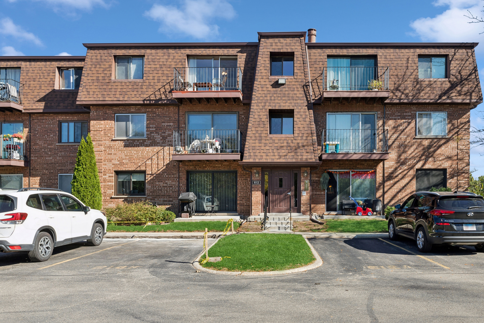 612 Cobblestone Circle E Property Photo 1