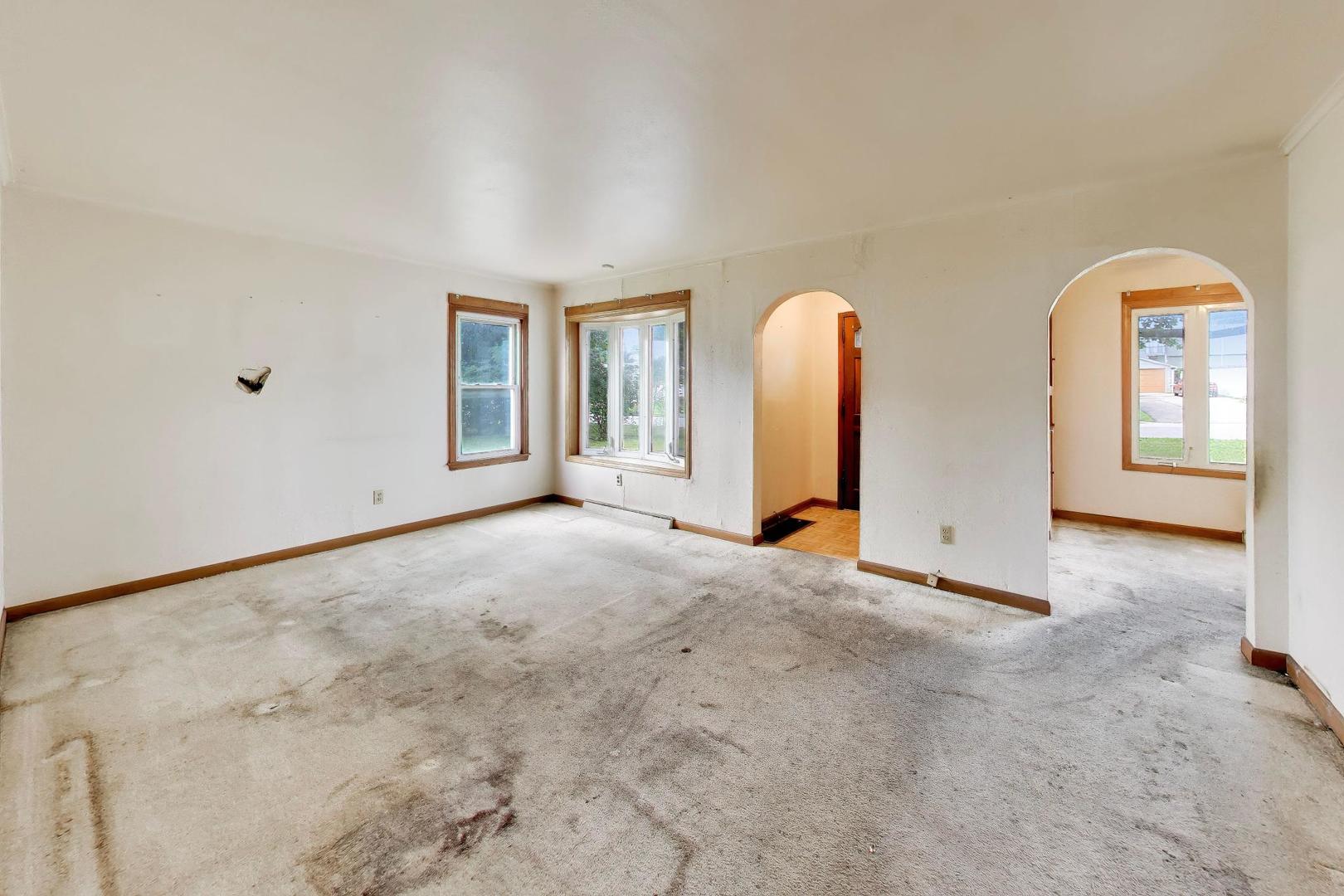 27 N Pioneer Road Property Photo 8