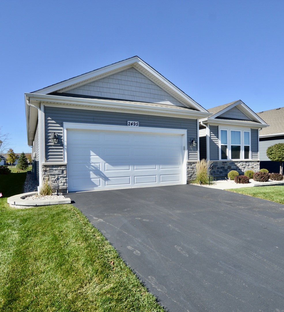 2495 Laurel Court Property Photo 1