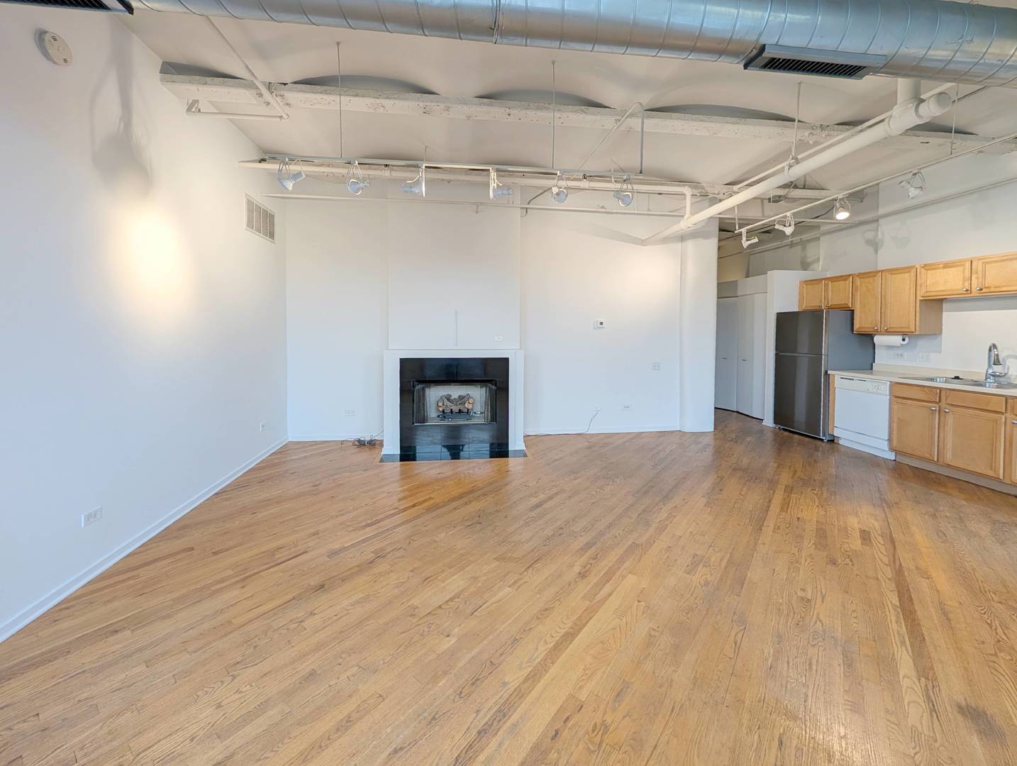 500 S Clinton Street 332 Property Photo 4