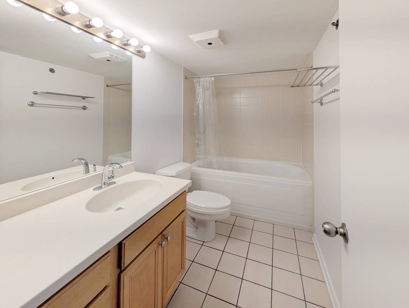 500 S Clinton Street 332 Property Photo 11