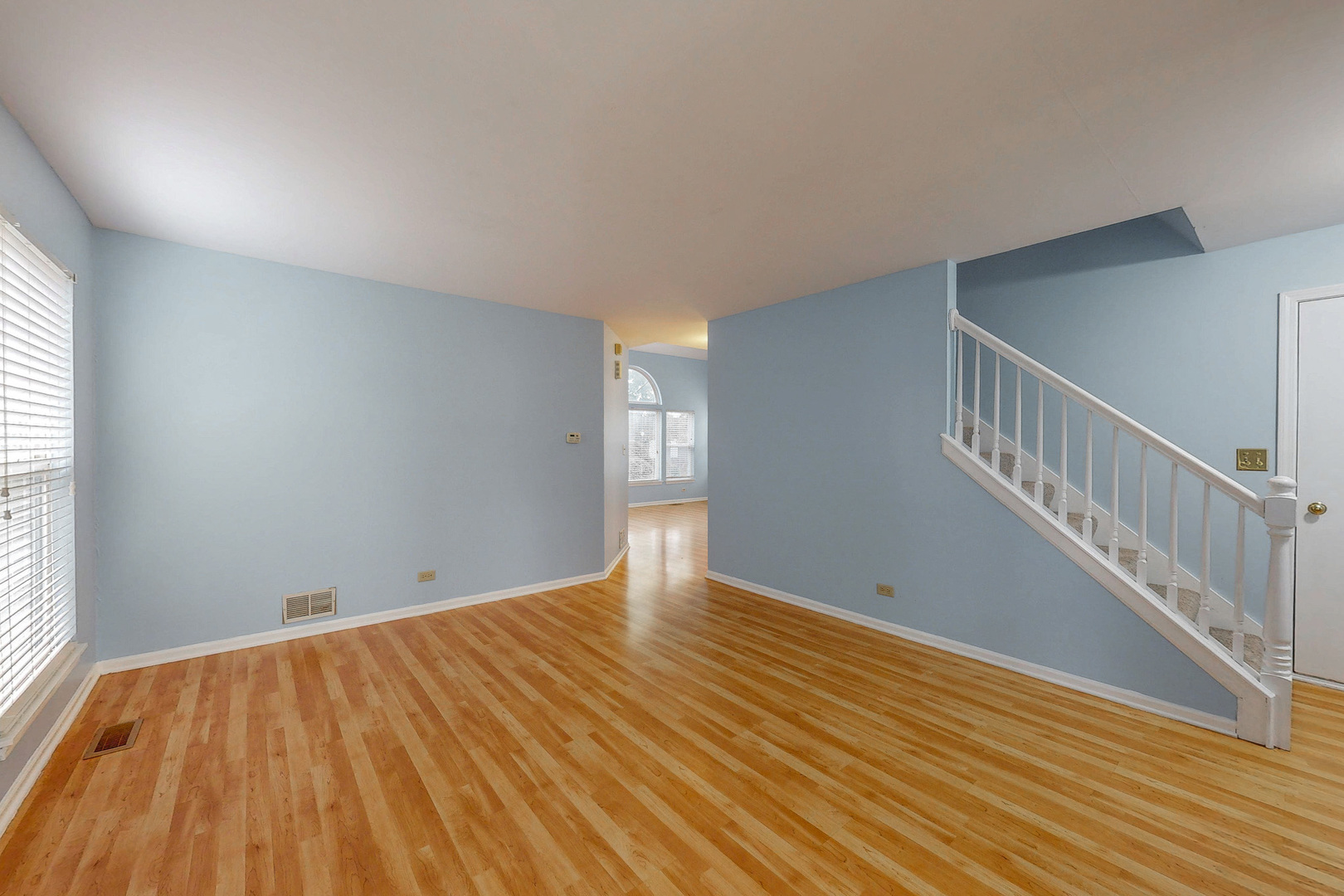 711 Violet Circle Property Photo 3