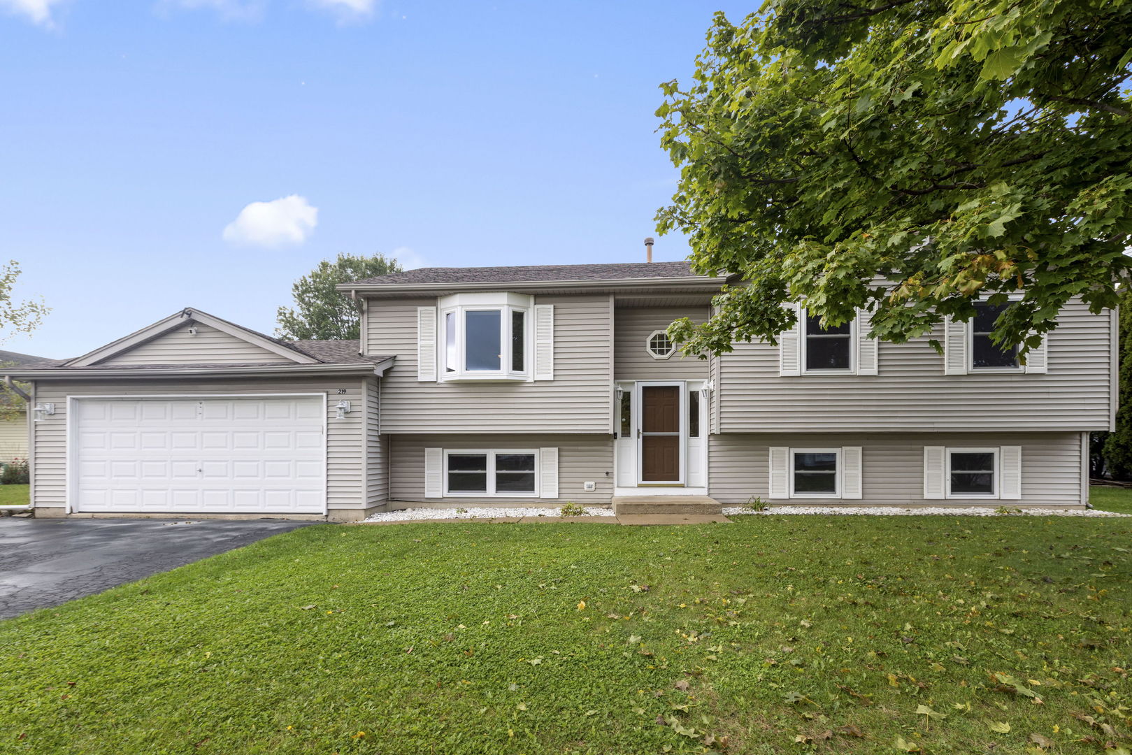 219 Newport Trail Property Photo 1