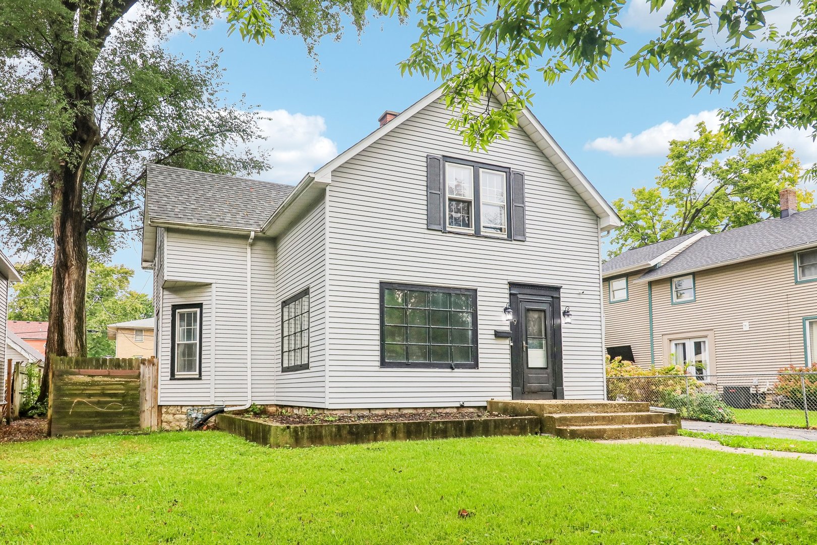 9 Blackman Avenue Property Photo 1