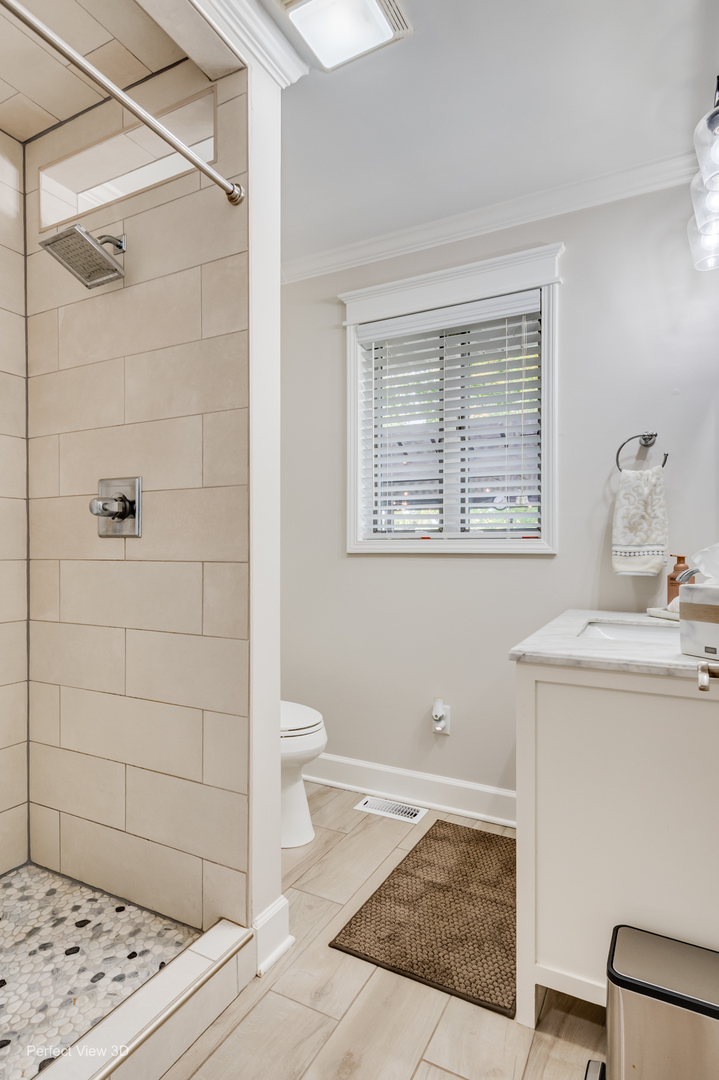 3895 N Chamlin Drive Property Photo 19