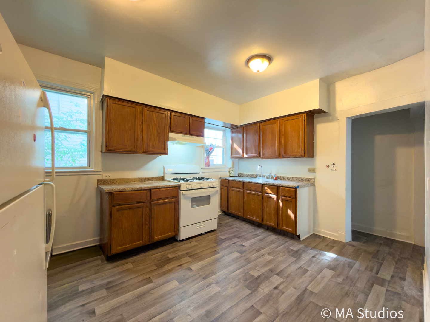 1833 Hartrey Avenue Property Photo 12