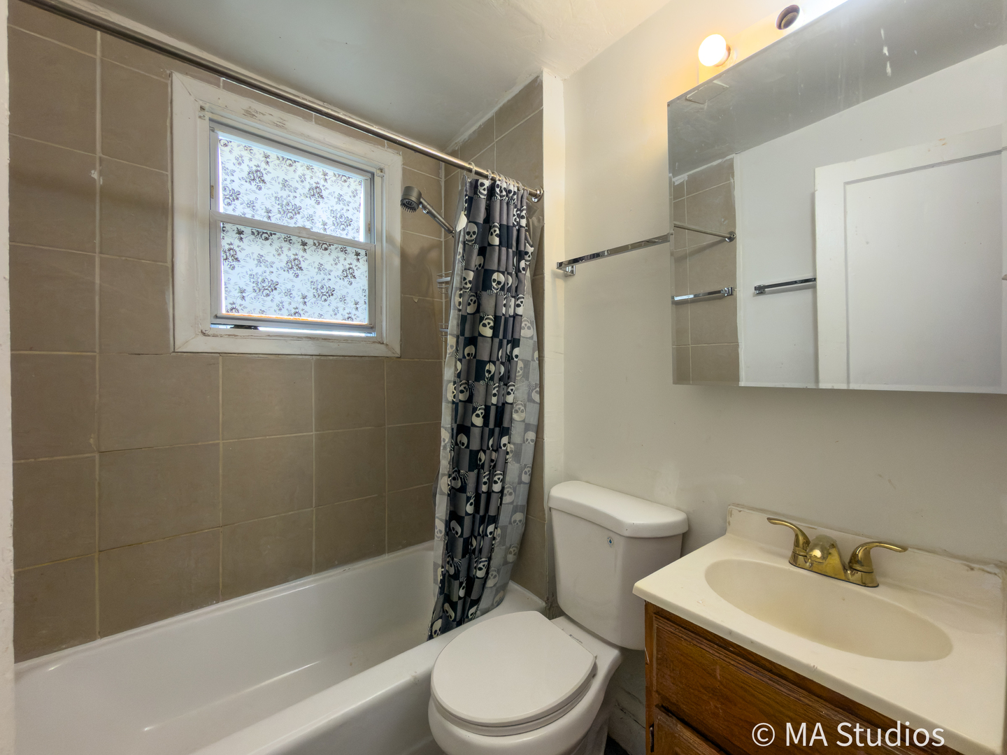 1833 Hartrey Avenue Property Photo 13