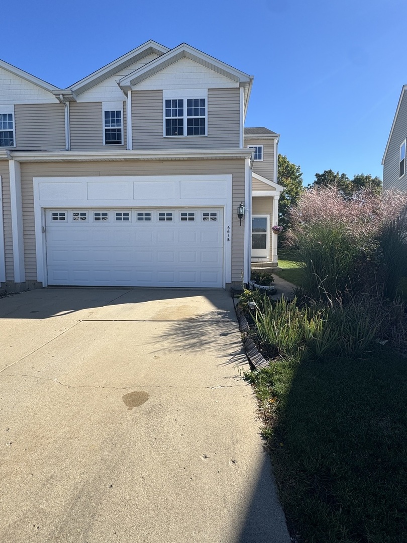 661 Fieldcrest Drive B Property Photo 1