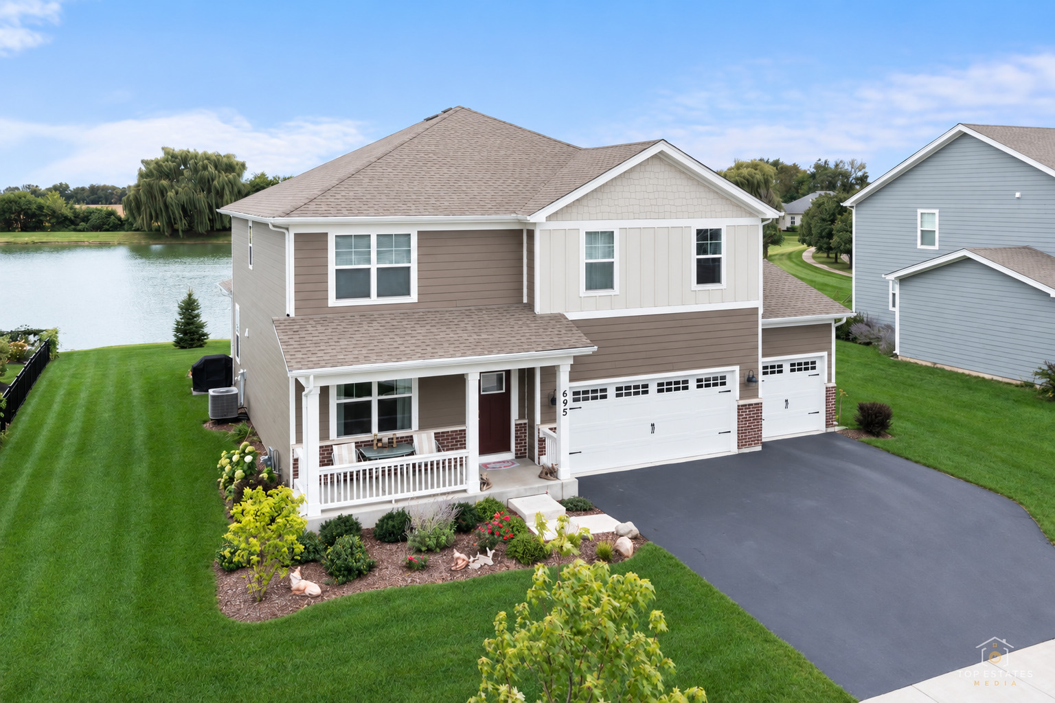 695 Kentshire Circle Property Photo 1